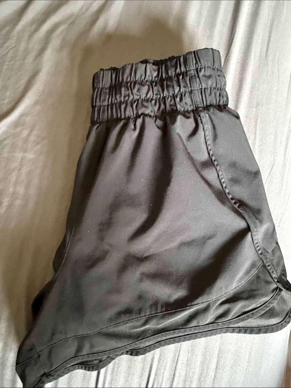 Athleta Mesh Racer Run Mid Rise 4" Short
Size XS - Picture 9 of 9